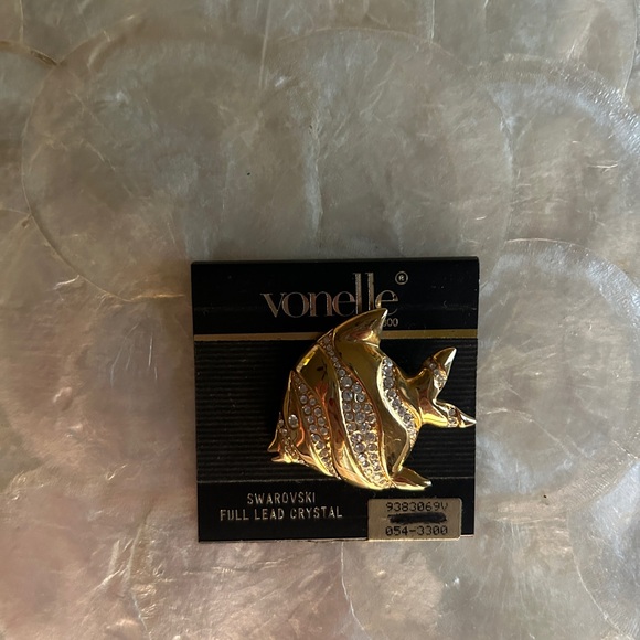 Rare Swarovski Gold AngelFish Brooch with Crystals - Picture 2 of 5